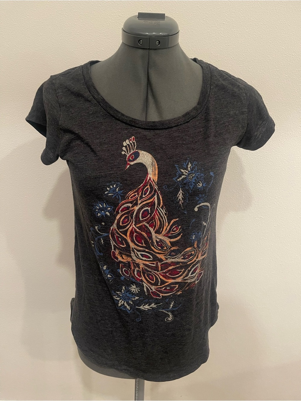 Lucky Brand Women’s Graphic Peacock Tee